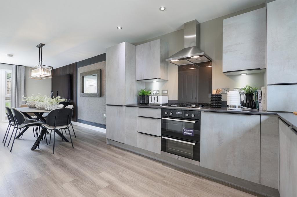 Braewell Court, Robroyston, Glasgow, G33 – další