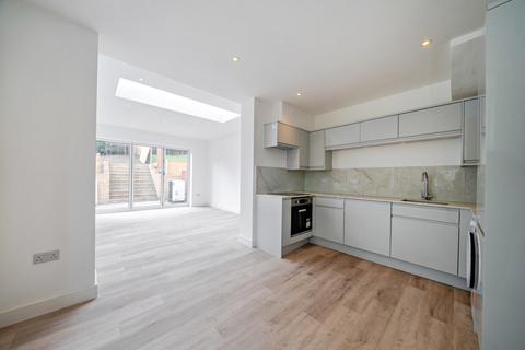 3 bedroom end of terrace house for sale, Mount Nod Close, Plumstead, London