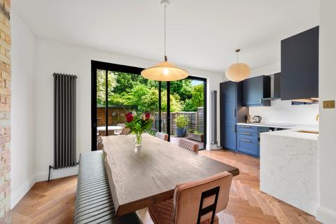 5 bedroom end of terrace house to rent, Camberley Avenue, London SW20