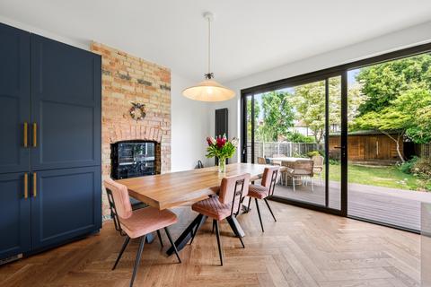 5 bedroom end of terrace house to rent, Camberley Avenue, London SW20