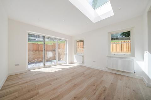 3 bedroom end of terrace house for sale, Mount Nod Close, Plumstead, London