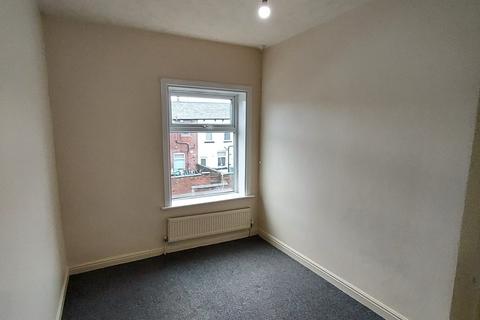 2 bedroom terraced house to rent, Massey Street, Bury BL9