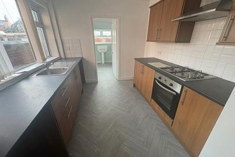 3 bedroom terraced house to rent, Harvey Lane, Warrington, WA3