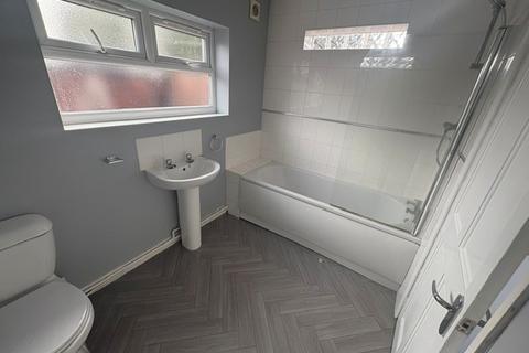 3 bedroom terraced house to rent, Harvey Lane, Warrington, WA3