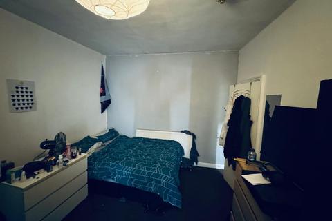 3 bedroom flat to rent, Belle Vue Road, Leeds LS3