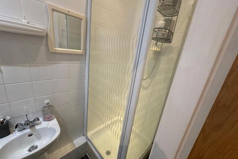 3 bedroom flat to rent, Leeds LS2