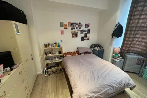 3 bedroom flat to rent, Leeds LS2