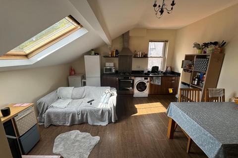 4 bedroom flat to rent, Leeds LS2