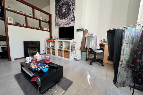 1 bedroom flat to rent, Leeds LS6
