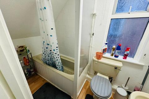 1 bedroom flat to rent, Leeds LS6