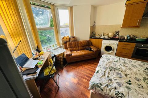 1 bedroom flat to rent, Leeds LS6