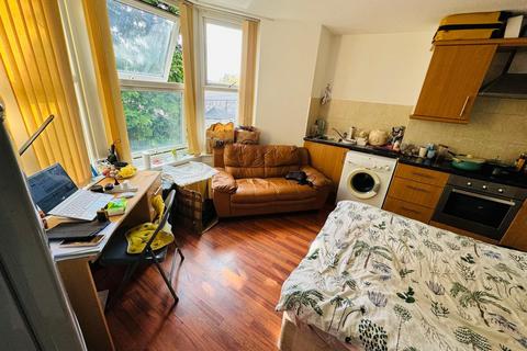 1 bedroom flat to rent, Leeds LS6