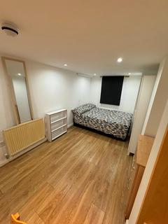 6 bedroom detached house to rent, Leeds LS6