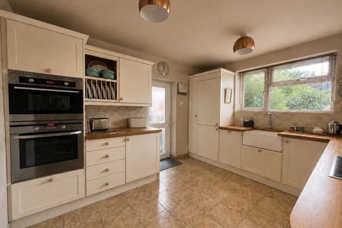5 bedroom detached house for sale, Cheltenham Road, Gloucester, GL2