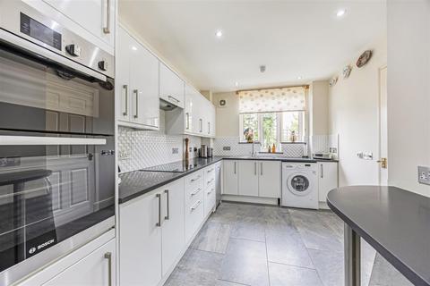 2 bedroom retirement property for sale, Lypiatt Drive, Cheltenham