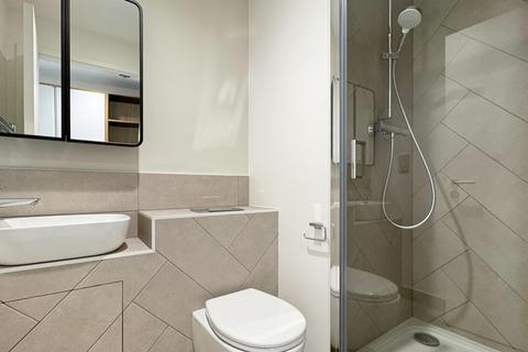 Studio to rent, Commercial Road