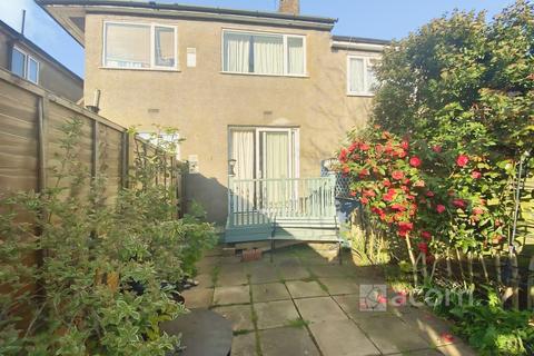 2 bedroom maisonette to rent, Downbank Avenue Bexleyheath DA7