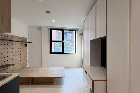 Studio to rent, Commercial Road