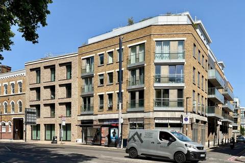 Studio to rent, Commercial Road