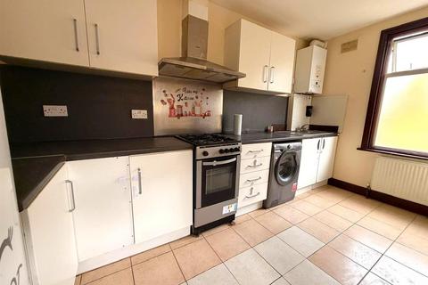 2 bedroom penthouse to rent, Cameron Road, Ilford