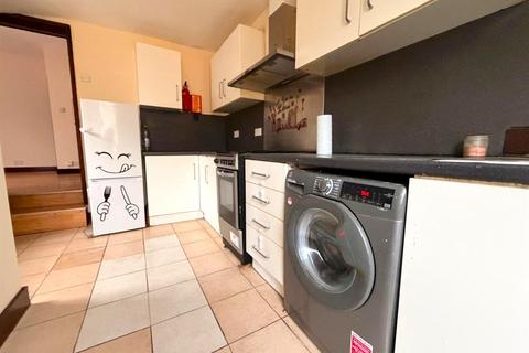 2 bedroom penthouse to rent, Cameron Road, Ilford