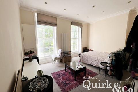 Studio to rent, Goswell Road, London, EC1V