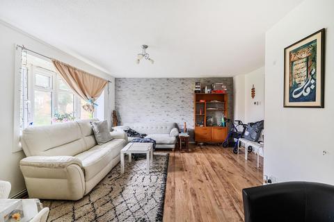 undefined, Buckingham Avenue, Perivale, Greenford, UB6