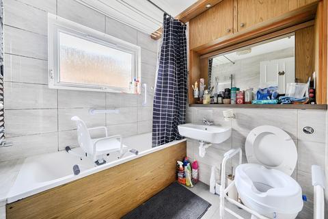 undefined, Buckingham Avenue, Perivale, Greenford, UB6