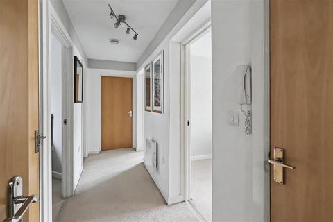 2 bedroom flat for sale, Kingswell Avenue, Arnold, Nottingham