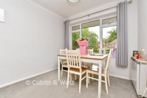 2 bedroom apartment for sale, Proctor Gardens, Great Bookham, Surrey