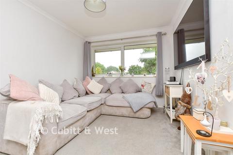 2 bedroom apartment for sale, Proctor Gardens, Great Bookham KT23