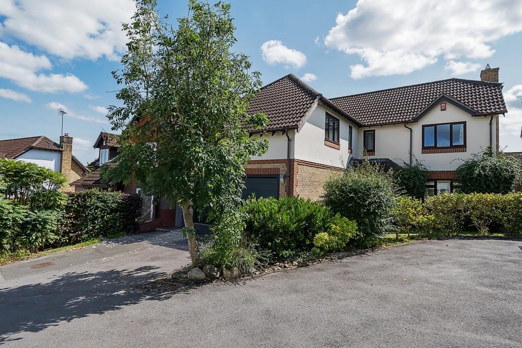 5 bedroom detached house to rent