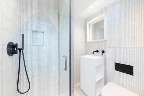 Studio to rent, Duck Lane, Soho W1