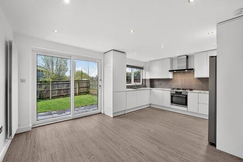 5 bedroom end of terrace house to rent, Newstead Way, London