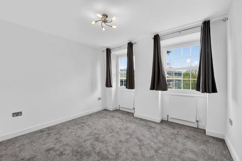 5 bedroom end of terrace house to rent, Newstead Way, London