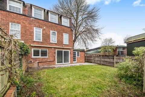 5 bedroom end of terrace house to rent, Newstead Way, London