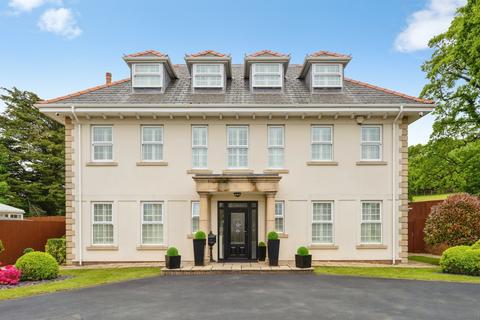 5 bedroom detached house for sale, Cwrt Ty Gwyn, Llangennech, Llanelli