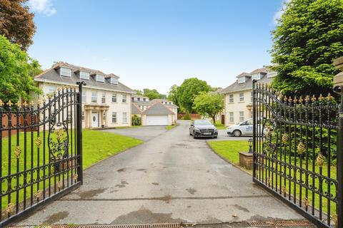 5 bedroom detached house for sale, Cwrt Ty Gwyn, Llangennech, Llanelli