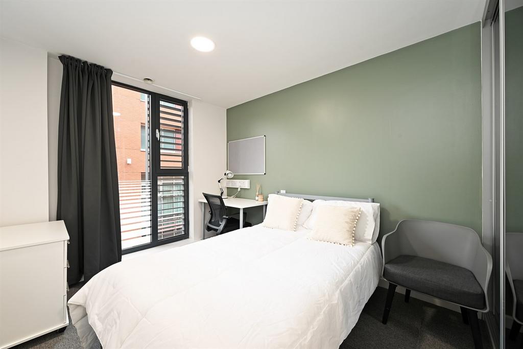 Apartment in Sheffield, South Yorkshire - View 2