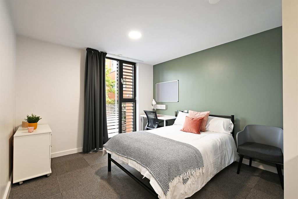 Apartment in Sheffield, South Yorkshire - View 2