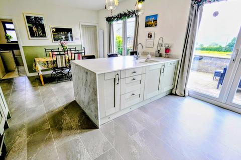 3 bedroom detached house for sale, Llanddarog, Carmarthen, Carmarthenshire.