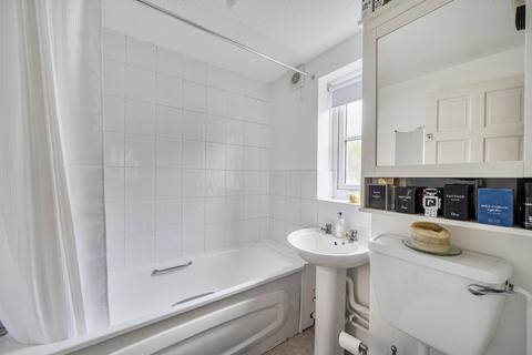 Studio for sale, Chipstead Close, Sutton SM2