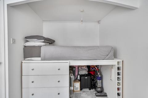 Studio for sale, Chipstead Close, Sutton SM2