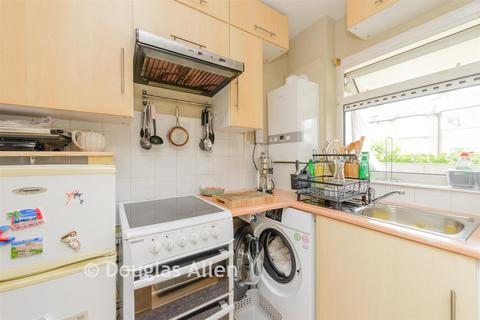 Studio for sale, Abberton, Woodford Green IG8