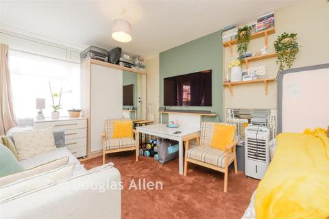 Studio for sale, Abberton, Woodford Green IG8
