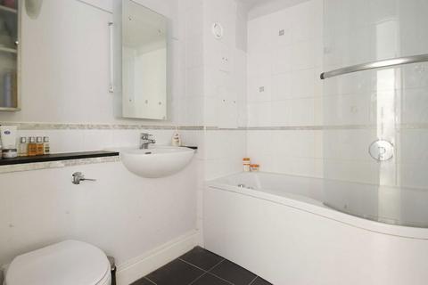 2 bedroom flat to rent, Manor Gardens, London N7