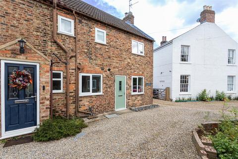 1 bedroom character property for sale, The Village, Strensall, York