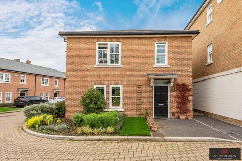 2 bedroom detached house to rent, Mobbs Close, Stoke Poges, Slough, Berkshire, SL2