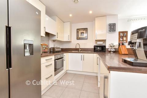 Oak Lodge, Mitcham CR4
