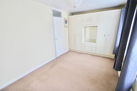 3 bedroom end of terrace house to rent, Holmsdale Close, Iver SL0
